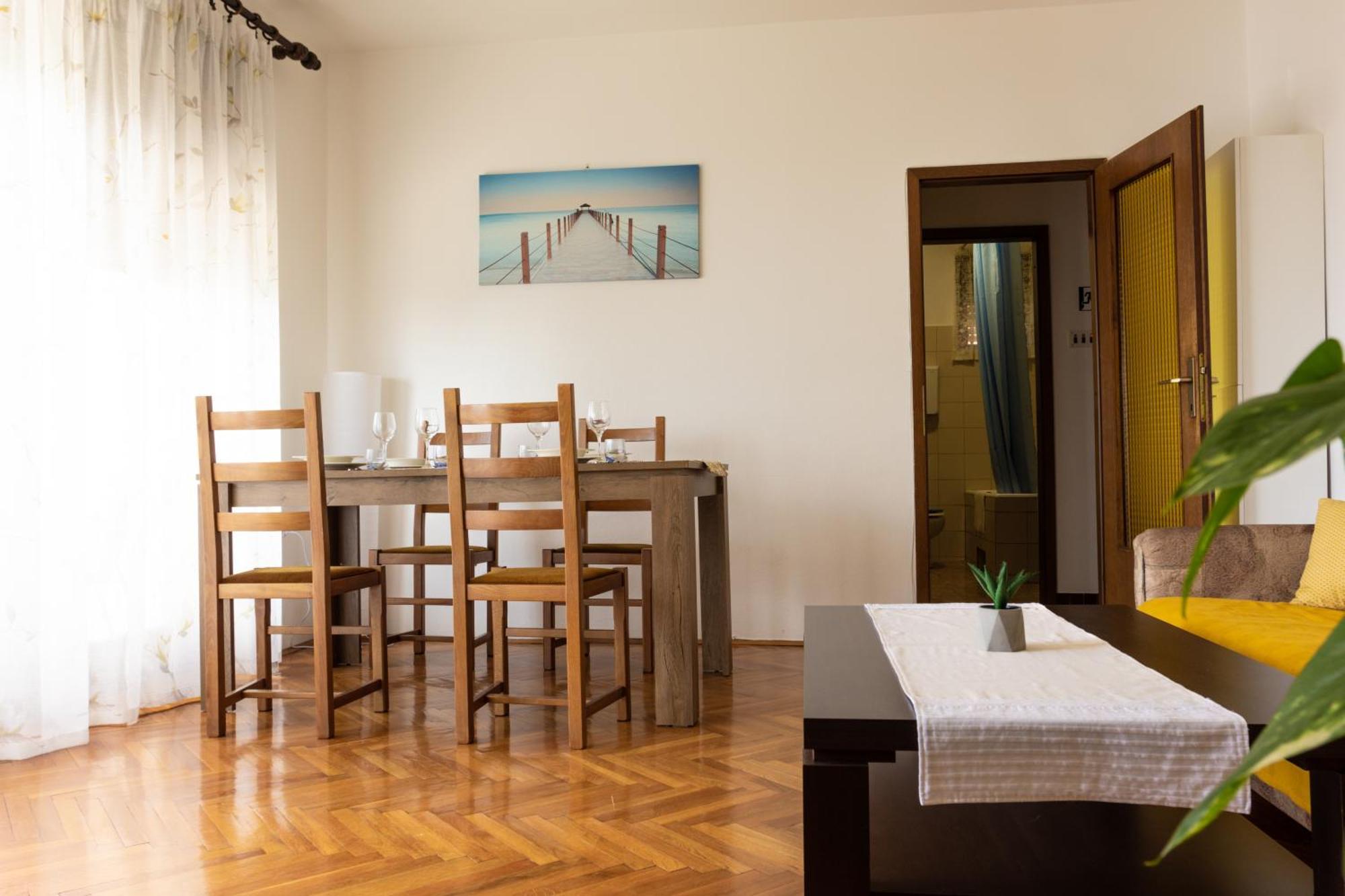 Sea View Retreat With 170Mbps Wifi And Sunny Balcony Apartment คาสตาฟ ภายนอก รูปภาพ