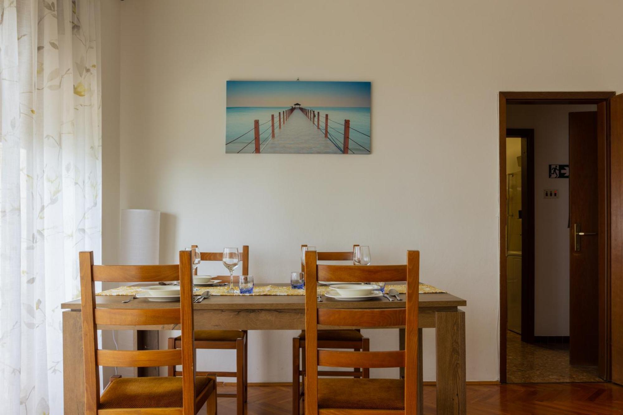 Sea View Retreat With 170Mbps Wifi And Sunny Balcony Apartment คาสตาฟ ภายนอก รูปภาพ